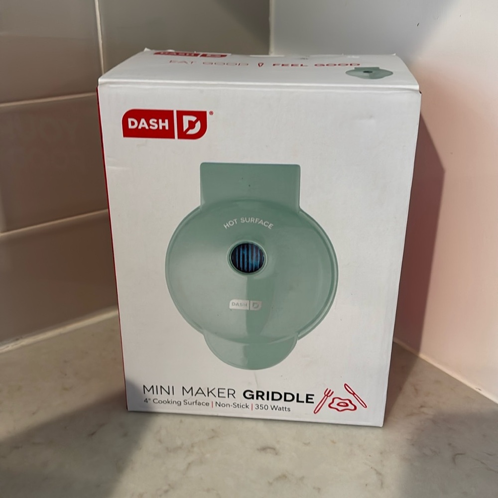 Dash Mini Maker Aqua Electric Non-Stick Griddle